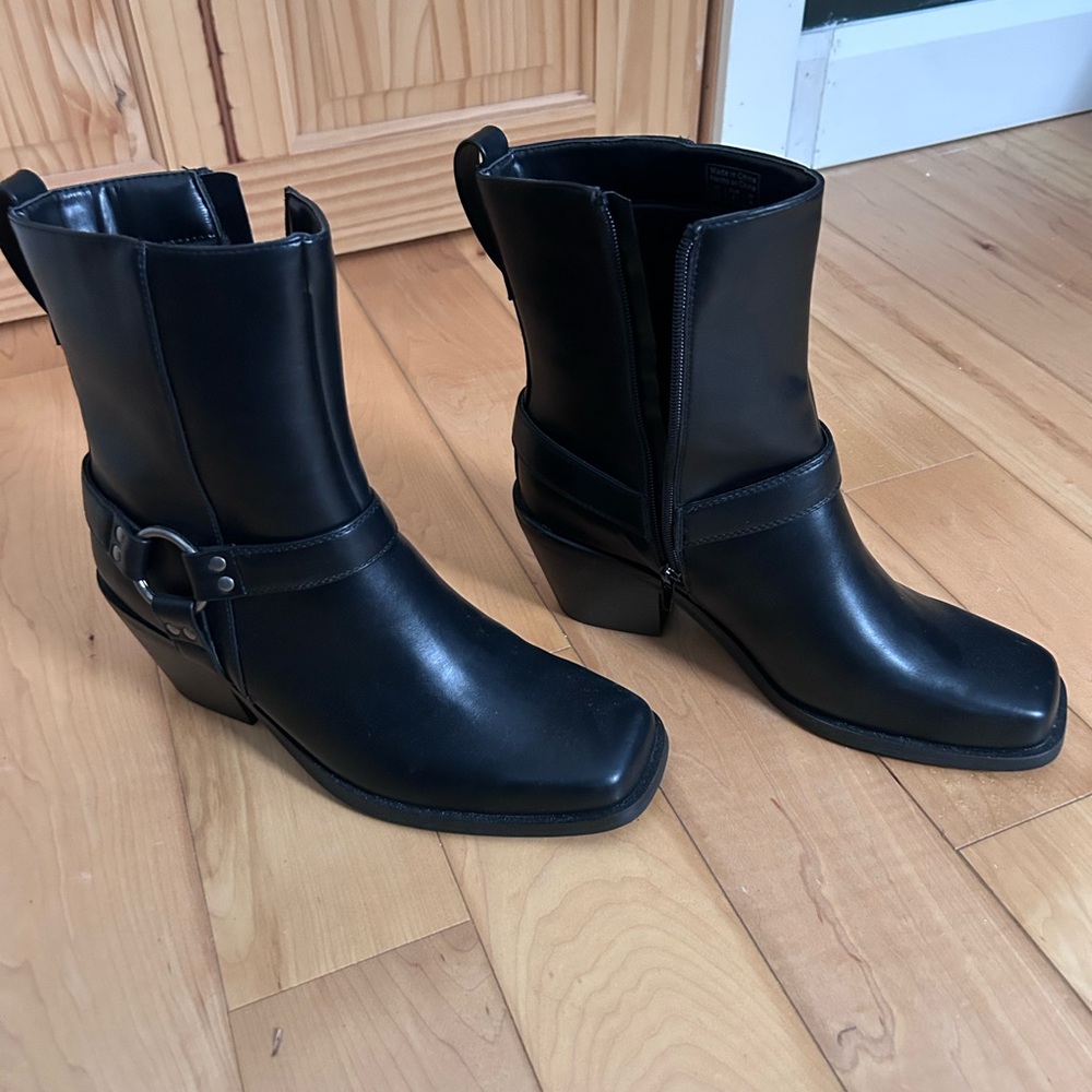 Brand new Black Leather Ankle Boots